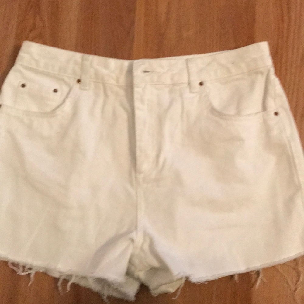 Shorts - Picture 2 of 4
